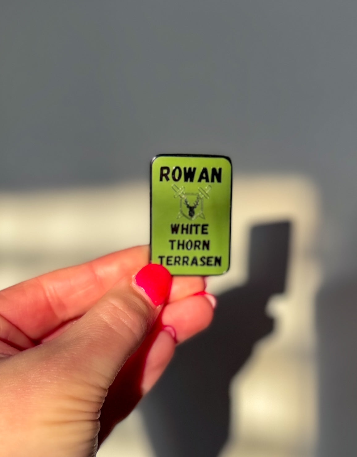 Rowan Whitethorn Therrasen Mini Pin